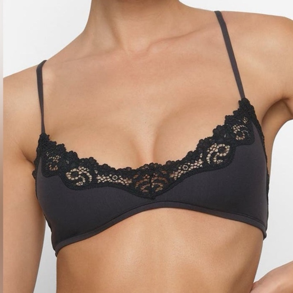 🖤NWT Skims Fits Everybody Lace Bralette Black Onyx Size LARGE